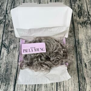 NWT Long Color Me Beautiful Wig by Paula Young 56 Light Grey. Average Size